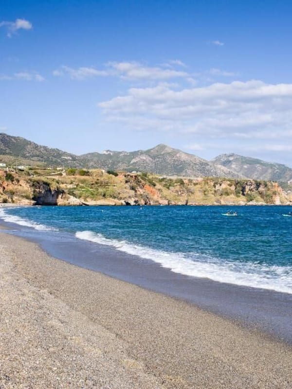 Una spiaggia nelle vicinanze, 20 bar sulla spiaggia