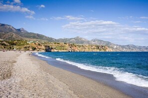 Beach nearby, 20 beach bars - Apartamentos Latin  (Nerja)