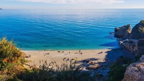 Beach nearby, 20 beach bars - Apartamentos Latin  (Nerja)