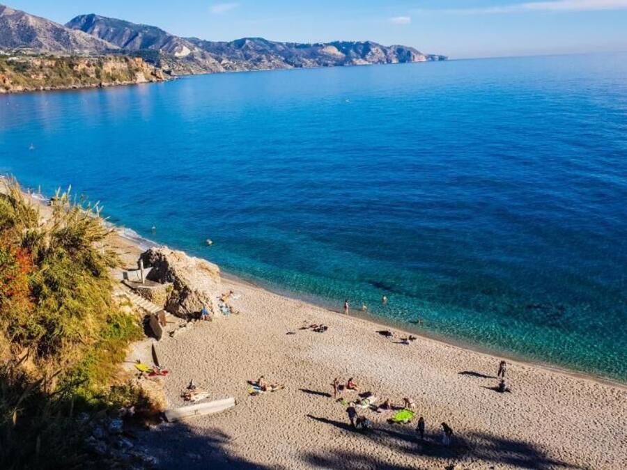 Una playa cerca, 20 bares en la playa