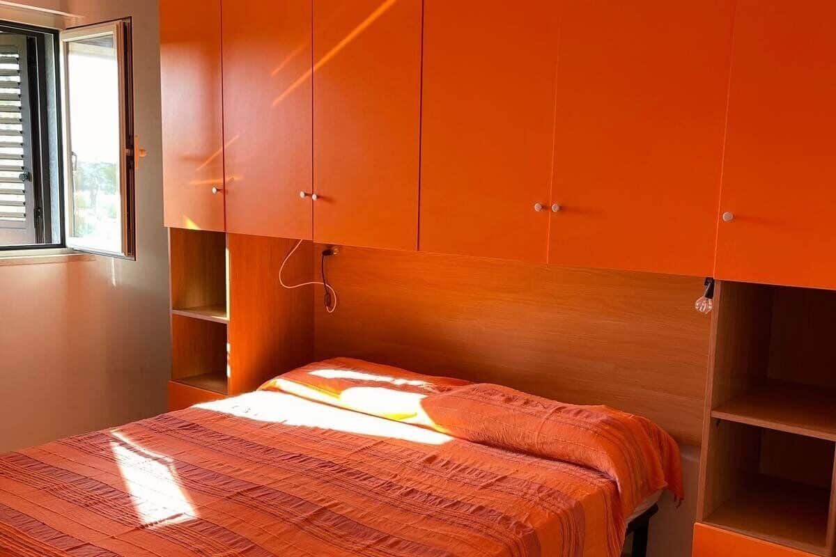 2 bedrooms, bed sheets