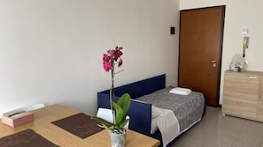 1 Schlafzimmer, Zimmersafe, Bügeleisen/Bügelbrett, kostenloses WLAN