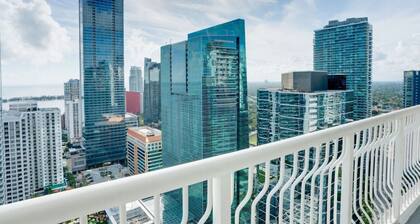 2BR Penthouse with Unbeatable Water Views and Parking