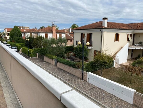 Exterior - OTB 6 - Shelter for families with parking space between Venice and Treviso (Preganziol)