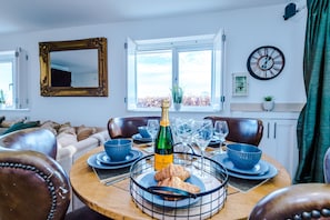 Family dining - Woodlands (Rhyl)