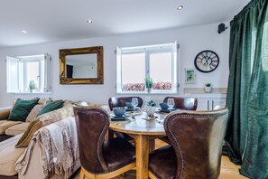Deluxe House | Living room - Woodlands (Rhyl)