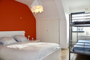 4 bedrooms, free WiFi