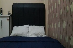 Standard Double Room | Free WiFi, bed sheets - OYO 90706 Kost Alam Jaya Syariah (Karawang)