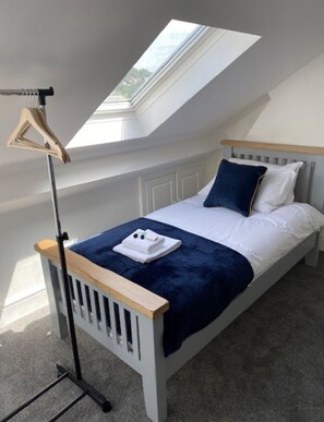 3 bedrooms, WiFi, bed sheets - Mitchell Heights (Pontnewynydd)