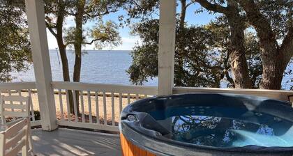 Sunset Views! Waterfront in Corolla Light. Pool, Hot Tub. Dog Friendly. Elevator
