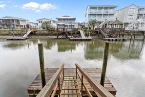 Property grounds - Life of Sea-Renity / 112 Burlington Street - Canal home with private dock! (Holden Beach)