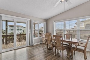 Dining - Life of Sea-Renity / 112 Burlington Street - Canal home with private dock! (Holden Beach)