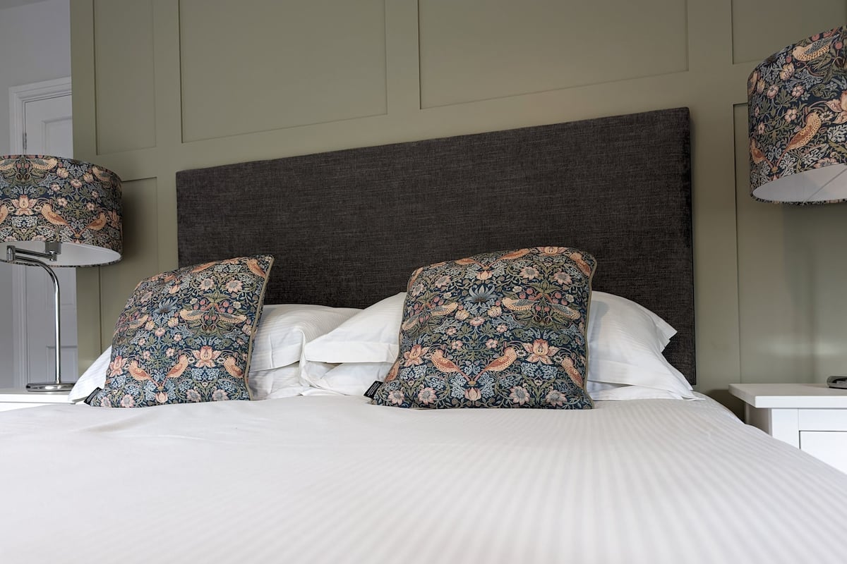 Free WiFi, bed sheets