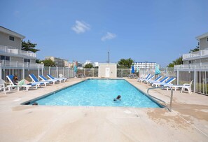 Pool - Beautiful townhouse with outdoor pool  Free WiFi, linens included and right at the beach. (Ocean City)