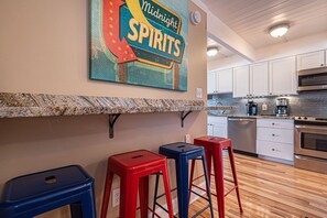 Fridge, microwave, oven, stovetop - Beautiful townhouse with outdoor pool  Free WiFi, linens included and right at the beach. (Ocean City)