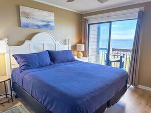 3 bedrooms, iron/ironing board, internet, bed sheets