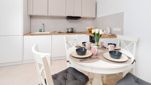 Living room - Ko?obrzeska Apartment Gda?sk by Renters (Gdansk)