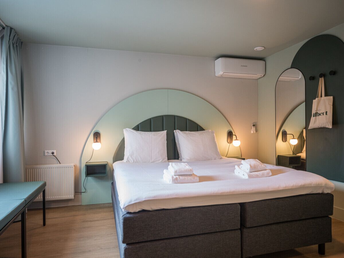 Een kluis op de kamer, individueel gedecoreerd, individueel gemeubileerd