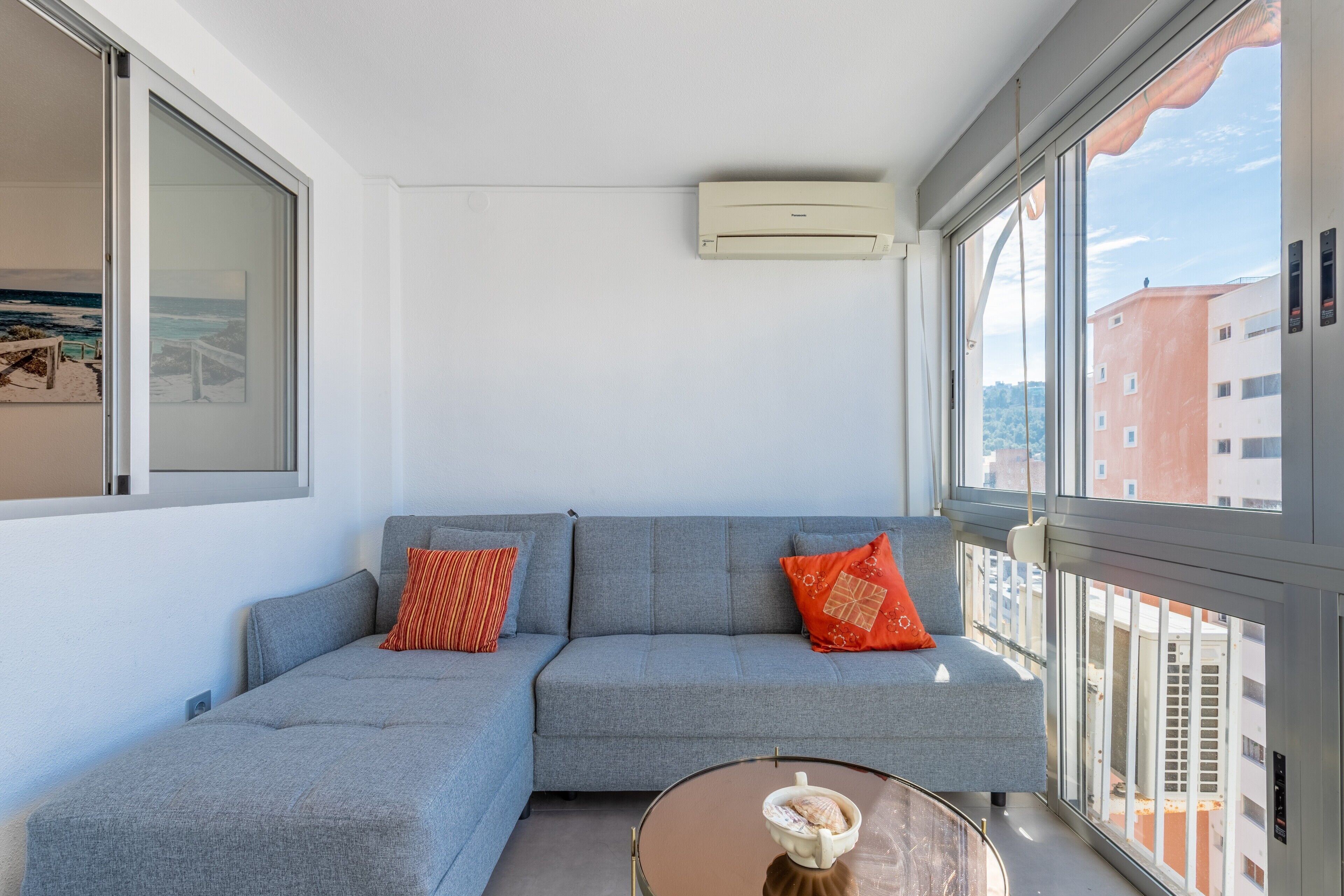 Holiday Apartment "Las Alturas" With Sea View, Shared Pool & Wi-fi - Benidorm