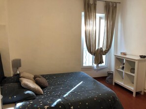 2 habitaciones, wifi gratis y ropa de cama