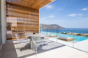 Superior Villa | 2 bedrooms, Egyptian cotton sheets, premium bedding, memory foam beds