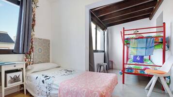 4 habitaciones, tabla de planchar con plancha y wifi gratis