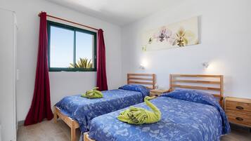 1 habitación, tabla de planchar con plancha, wifi gratis y ropa de cama