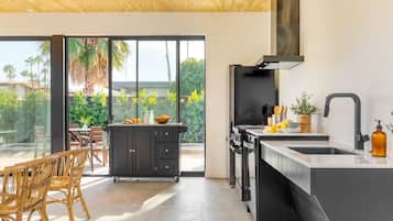 Refrigerador, horno, parrilla de estufa y lavavajillas