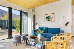 Smart TV y chimenea