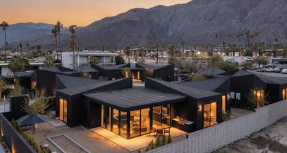 2 4BR Villas | Sleeps 16 | Blackhaus by AvantStay