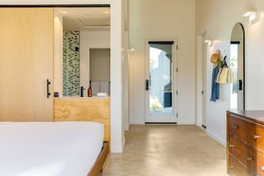 1 bedroom, free WiFi, bed sheets, wheelchair access - Blackhaus A5 by AvantStay | ADA Modern Room + Pool (Palm Springs)