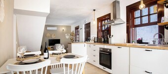 Holiday Home 'River Sun' with Private Pool, Wi-Fi and Air Conditioning