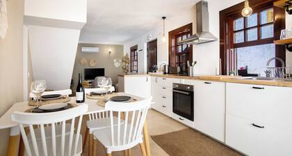 Holiday Home 'River Sun' with Private Pool, Wi-Fi and Air Conditioning