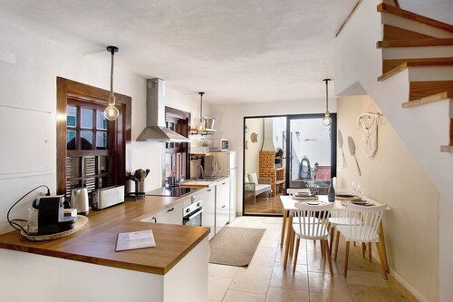 Holiday Home 'River Sun' with Private Pool, Wi-Fi and Air Conditioning