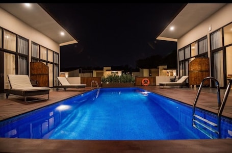 Standard Double Room, 1 Queen Bed | In-room safe, iron/ironing board, free WiFi, bed sheets