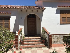 تفاصيل الفندق من الخارج