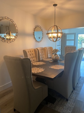 Dining - Springs Hideaway (Coral Springs)