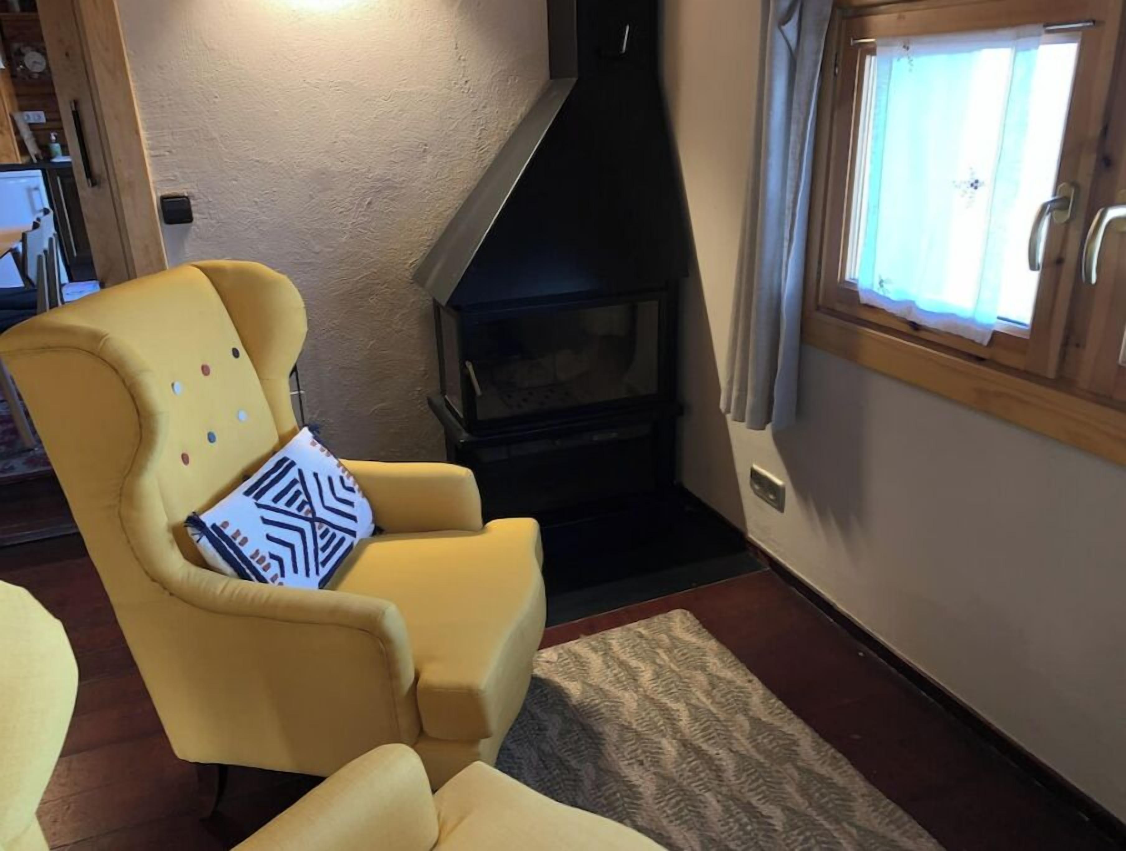 Smart-tv, boeken en een stereo