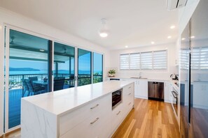 Køleskab, mikrobølgeovn, ovn, opvaskemaskine