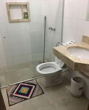 Chambre familiale, plusieurs chambres | Salle de bain | Séchoir à cheveux