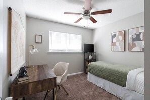 3 bedrooms, desk, iron/ironing board, free WiFi