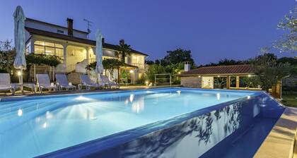 Apartments Ivana in Muntrilj, swimming pool, 1 bedroom + 2 optional beds
