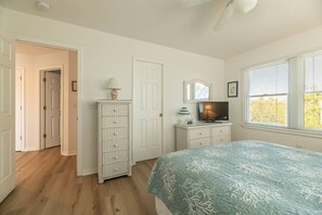 6 bedrooms, free WiFi, bed sheets