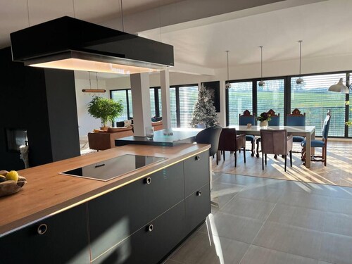 House - Sleeps 8 - Pets Ok - Garden - Parking