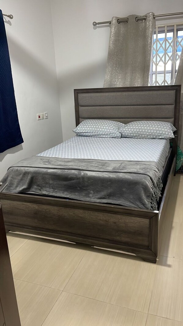 1 bedroom, WiFi, bed sheets