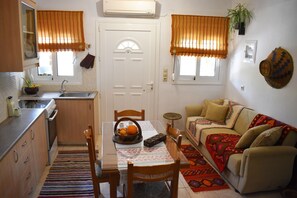 Cottage | Dining