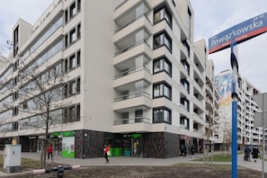 Exterior - Powązkowska Apartment by Renters (Warsaw)