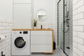 Bathroom - Powązkowska Apartment by Renters (Warsaw)