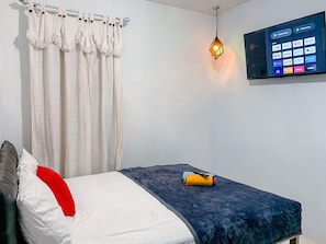 Standard Room | Minibar, desk, laptop workspace, free WiFi - Kirribilli Guest House Syariah (Banjarbaru)
