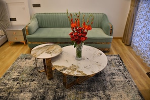 House | Dining